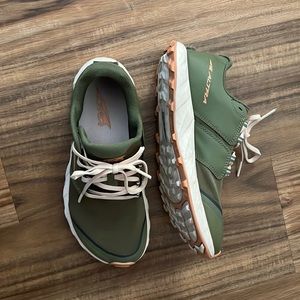 Altra superior 5 in olive green